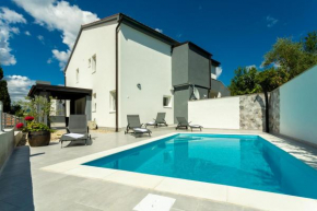 Family friendly apartments with a swimming pool Soline, Krk - 9715